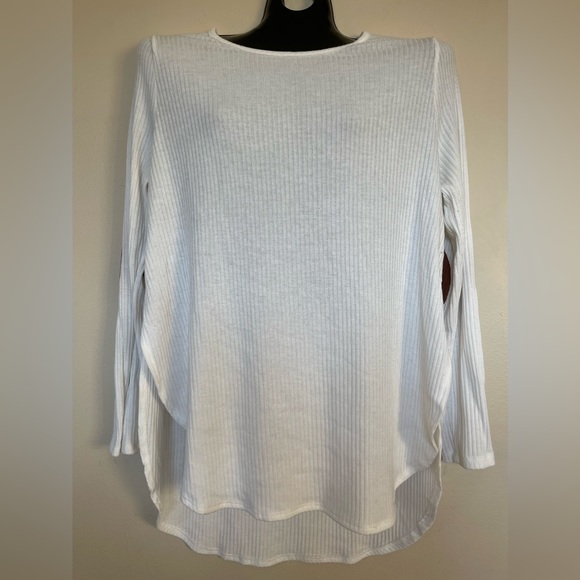 3/$15 Forever 21+ Ribbed Long Sleeve Knit High-Low Tunic Top with Elbow Patches - Picture 2 of 9